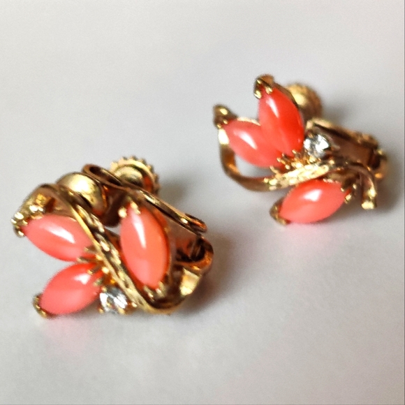 Vintage Genuine Coral 22KGP Earrings - Picture 6 of 12